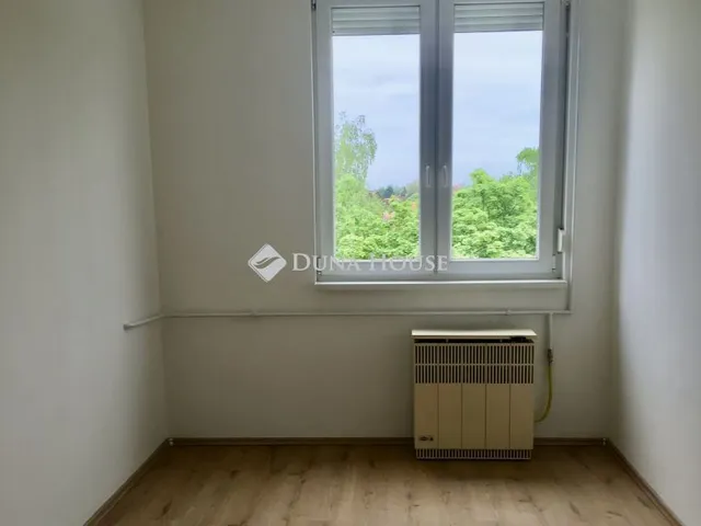 Eladó lakás Budapest XVI. kerület, Szalmarózsa utca 48 nm