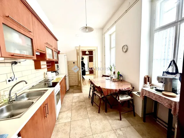 Eladó lakás Budapest VIII. kerület 85 nm