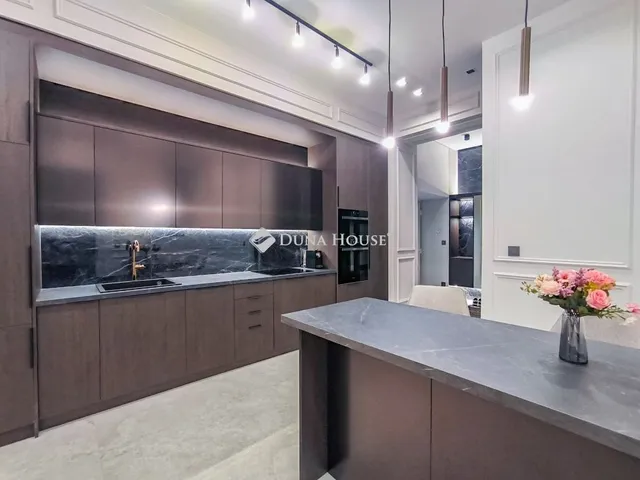 Eladó lakás Budapest VI. kerület 78 nm