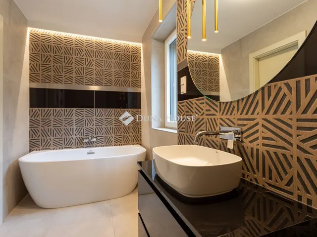 Eladó lakás Budapest II. kerület 140 nm