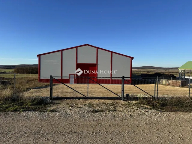 Eladó kereskedelmi és ipari ingatlan Tótvázsony 1000 nm