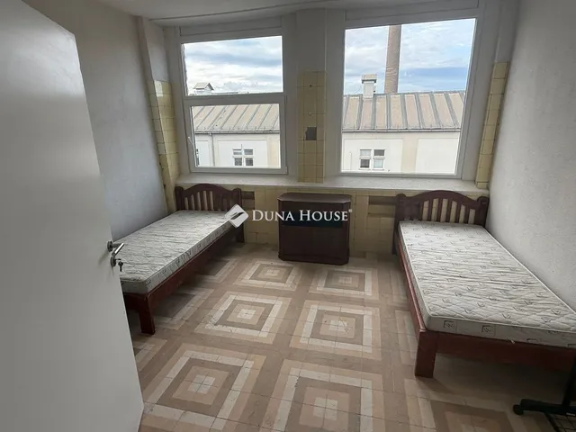 Eladó kereskedelmi és ipari ingatlan Budapest IX. kerület 459 nm