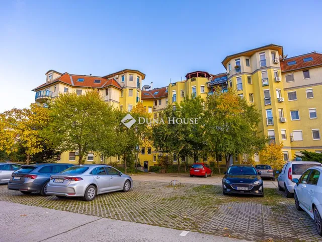 Eladó lakás Budapest X. kerület, Újhegyi út 27 nm