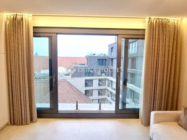 Eladó lakás Budapest V. kerület, Petőfi Sándor utca 37 nm