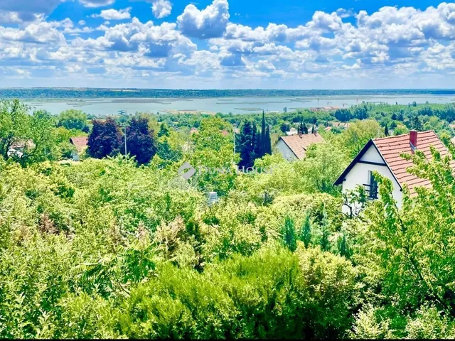 Eladó ház Velence 97 nm