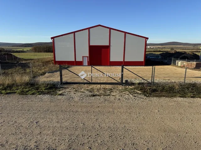 Kiadó kereskedelmi és ipari ingatlan Tótvázsony 1000 nm