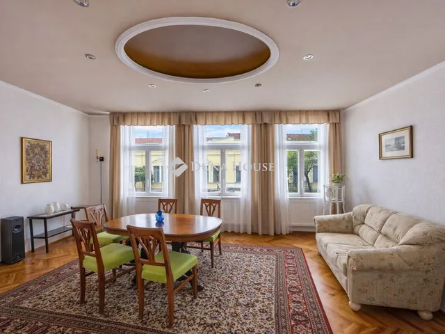 Eladó lakás Pápa 113 nm