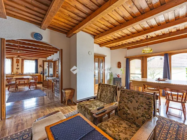 Eladó ház Herend 246 nm