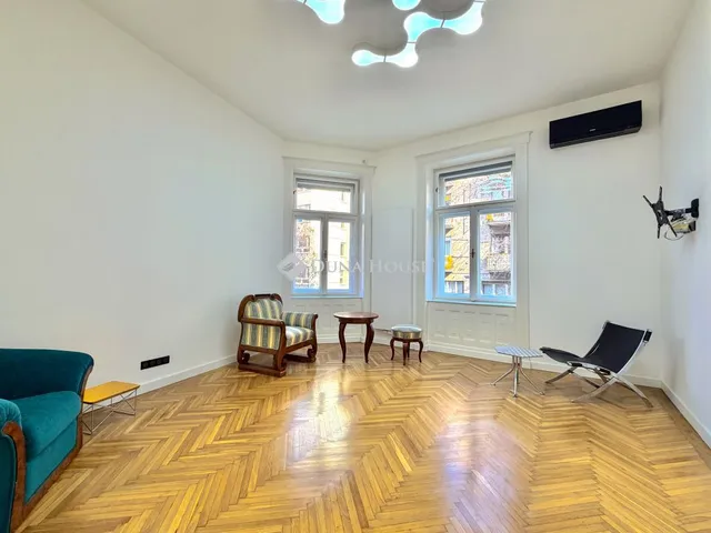 Eladó lakás Budapest II. kerület 100 nm