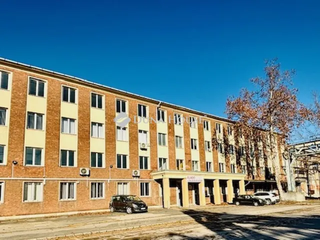 Eladó kereskedelmi és ipari ingatlan Budapest XXI. kerület 3220 nm