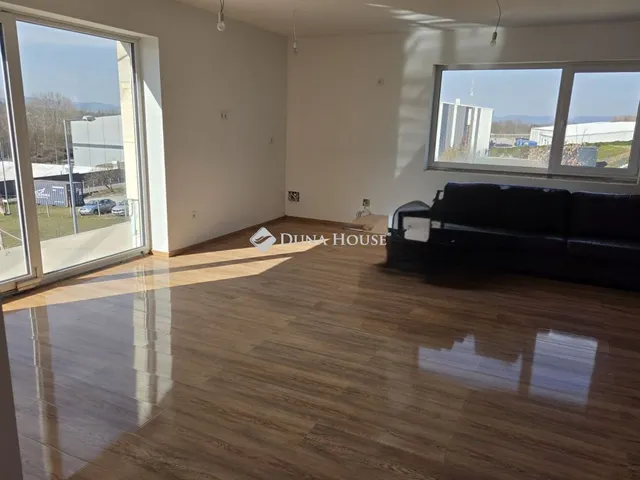 Eladó ház Mogyoród 198 nm