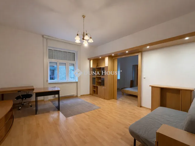 Eladó lakás Budapest I. kerület 71 nm