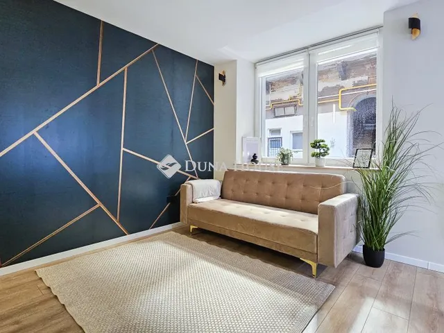 Eladó lakás Budapest VI. kerület 22 nm