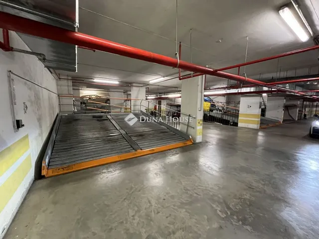 Eladó garázs Budapest XIII. kerület, Szent László út 6 nm