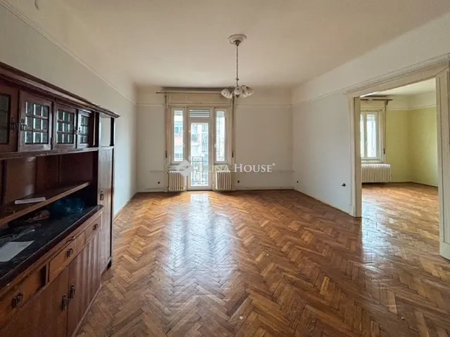 Eladó lakás Budapest II. kerület 138 nm
