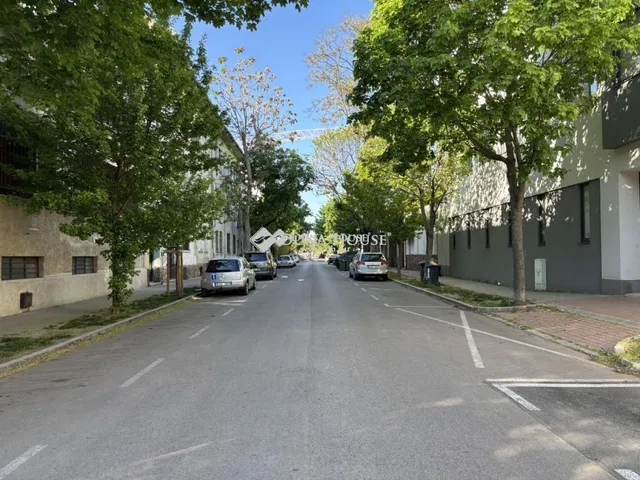 Eladó ház Budapest XIII. kerület, Szent László út 80 nm
