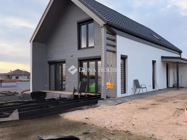 Eladó ház Maglód 160 nm