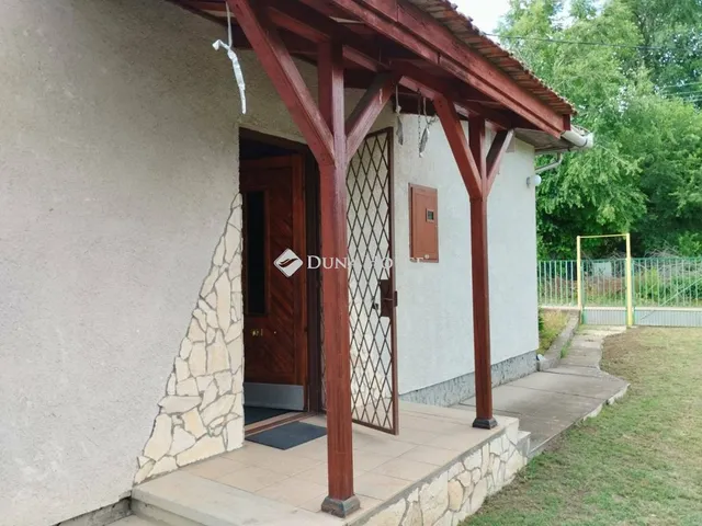 Eladó nyaraló Jászberény 88 nm
