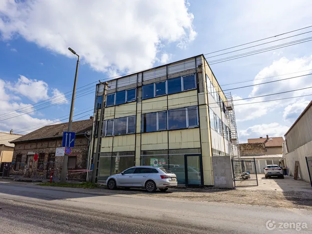 Eladó kereskedelmi és ipari ingatlan Budapest XX. kerület 600 nm