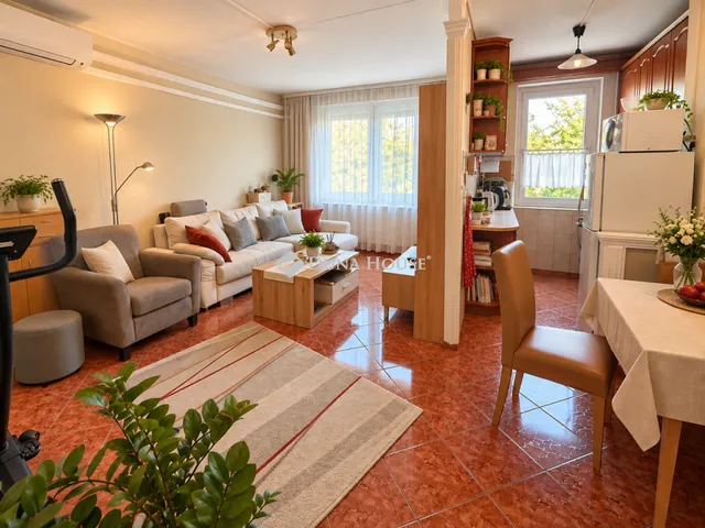 Eladó lakás Budapest XVII. kerület, Újlak utca 67 nm