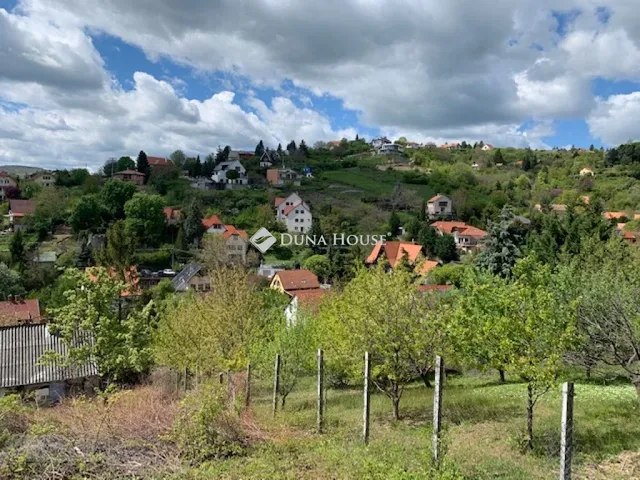 Eladó telek Pécs 3725 nm