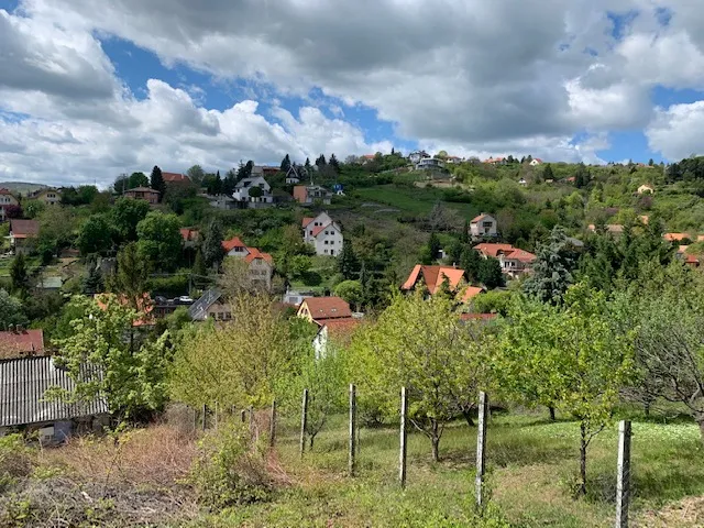 Eladó telek Pécs 3725 nm