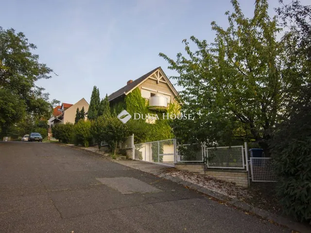 Eladó telek Pécs, Papkert utca 511 nm