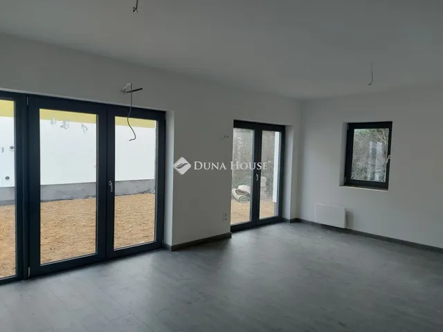 Eladó lakás Pécs, Szurdok dűlő 49 nm