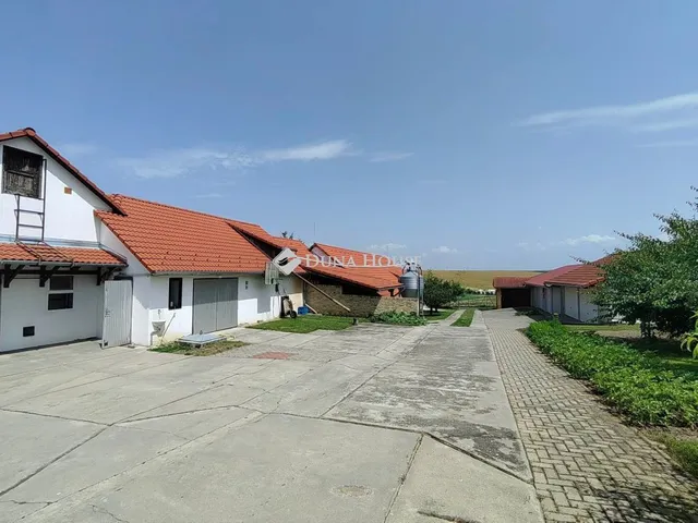 Eladó kereskedelmi és ipari ingatlan Zomba, Kossuth Lajos utca 980 nm