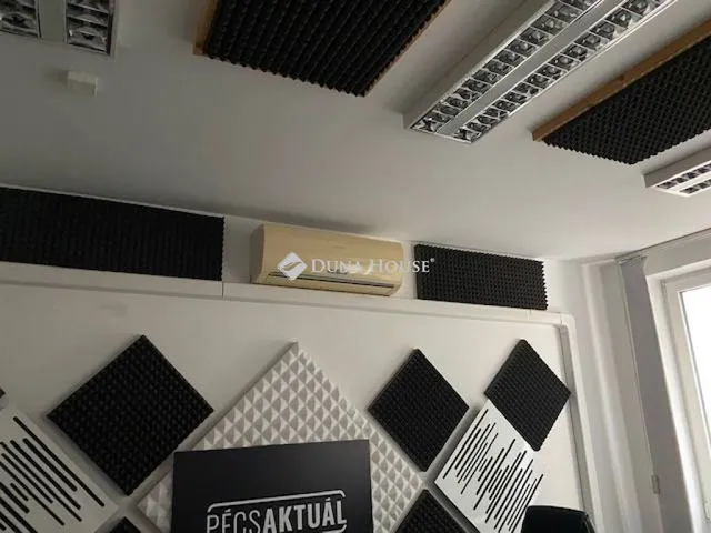 Kiadó kereskedelmi és ipari ingatlan Pécs, Rákóczi út 220 nm
