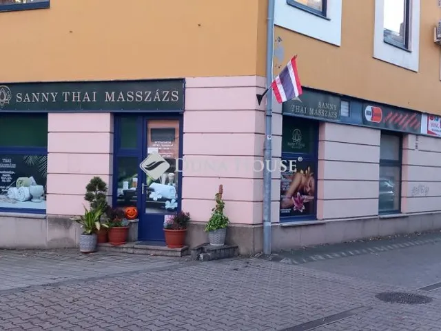 Eladó kereskedelmi és ipari ingatlan Pécs 44 nm