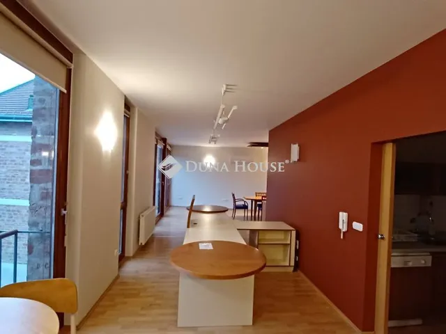 Kiadó kereskedelmi és ipari ingatlan Pécs 115 nm