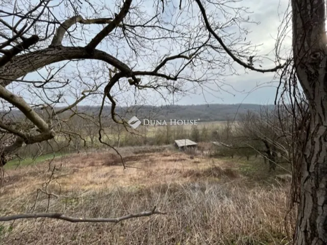 Eladó telek Nagykozár, Zártkert 4422 nm