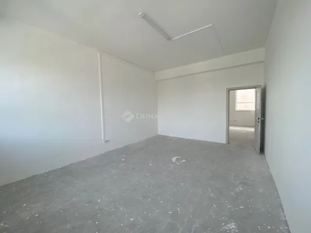 Kiadó lakás Pécs, Északmegyer dűlő 271 nm