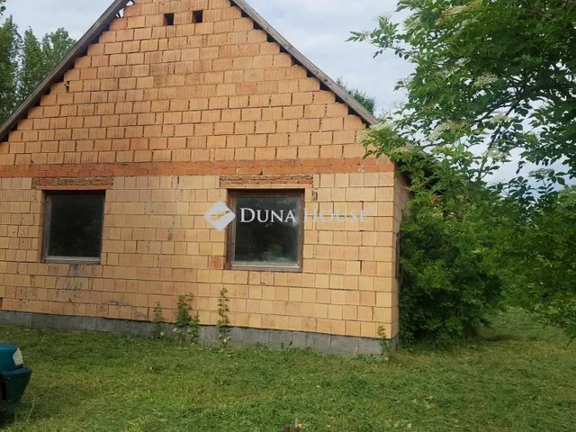 Eladó ház Magyarmecske 90 nm