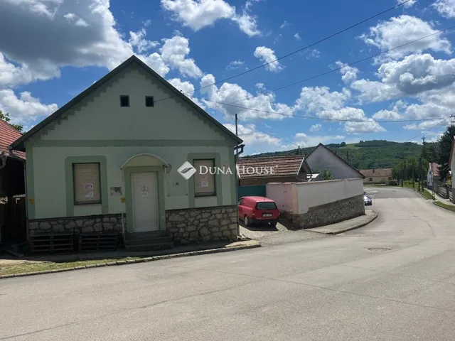 Eladó kereskedelmi és ipari ingatlan Nagymányok 196 nm