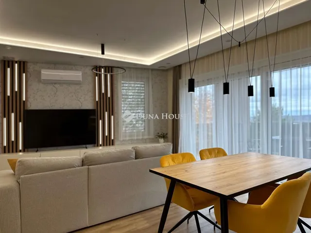 Kiadó lakás Pécs, Sáfrány utca 80 nm