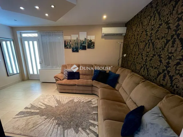 Eladó ház Pécs, Középdeindoli út 140 nm