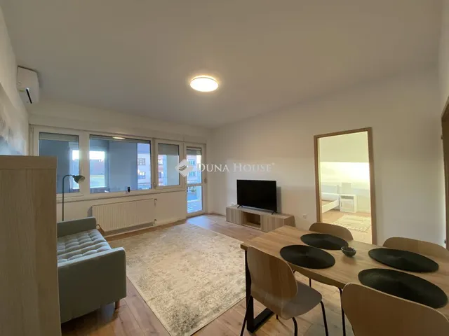 Kiadó lakás Pécs, Király utca 58 nm