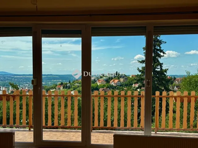 Eladó ház Pécs, Görbe dűlő 200 nm