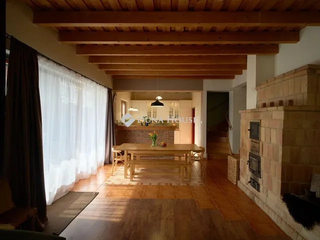 Eladó ház Nagykozár 160 nm