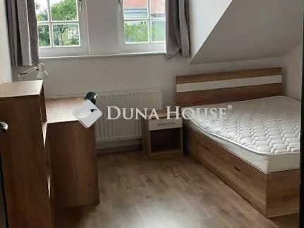 Kiadó lakás Pécs, Szent István tér 55 nm