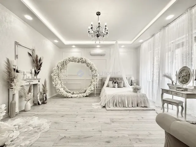 Eladó lakás Pécs, János utca 95 nm