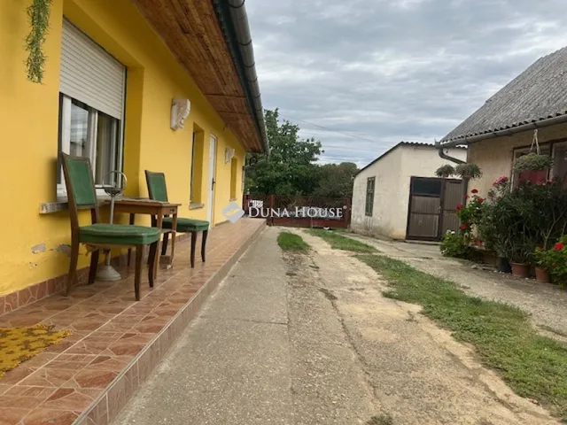 Eladó ház Aparhant, József Attila utca 99 nm