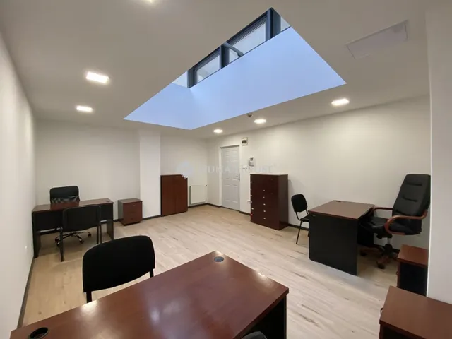 Kiadó kereskedelmi és ipari ingatlan Pécs 26 nm