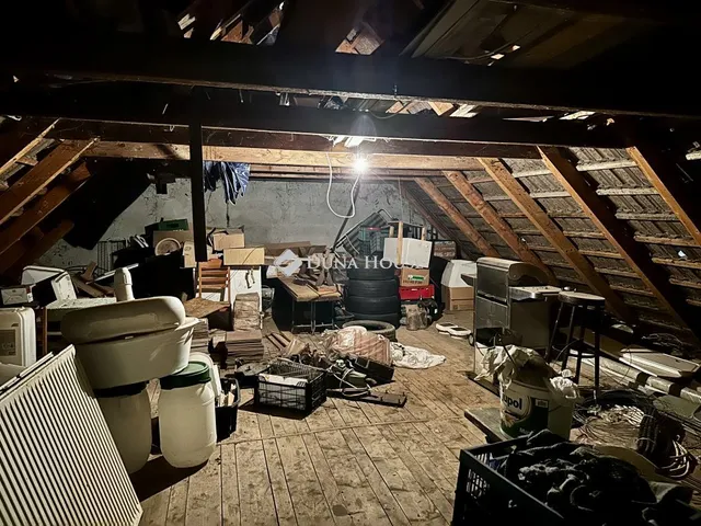 Eladó kereskedelmi és ipari ingatlan Villány, Kossuth Lajos utca 126 nm