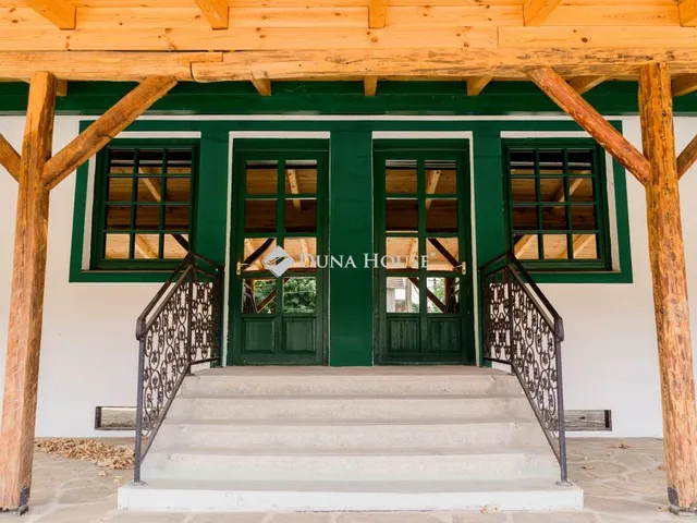 Eladó kereskedelmi és ipari ingatlan Harkány, Ady Endre utca 1801 nm