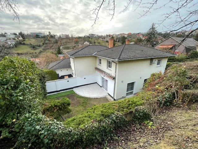 Kiadó lakás Pécs 98 nm