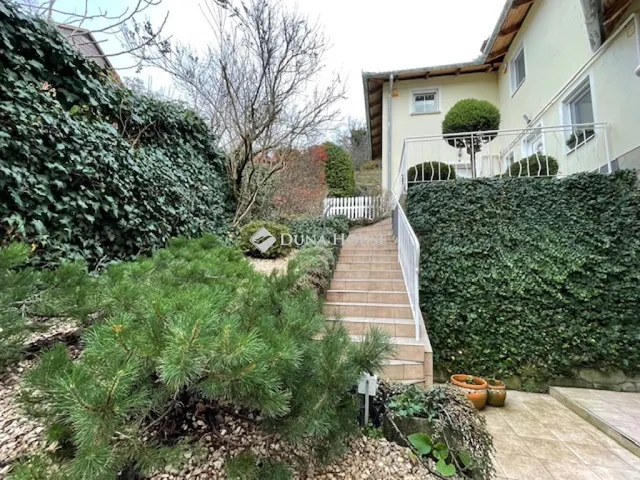 Kiadó lakás Pécs, Bálicsi út 98 nm