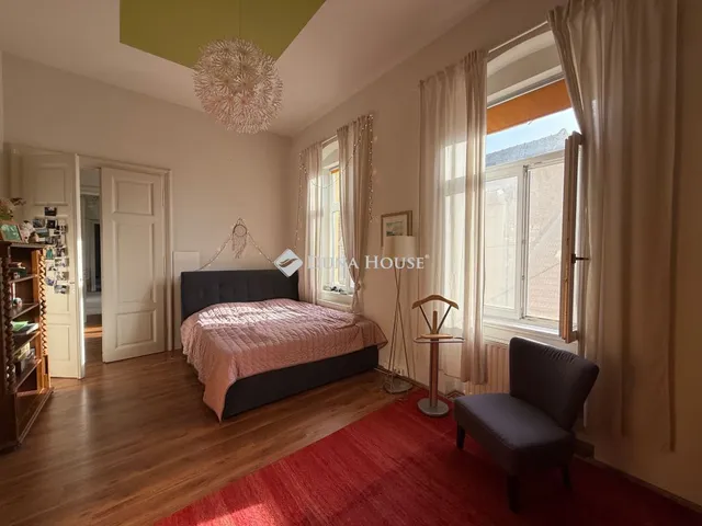 Eladó lakás Pécs 162 nm